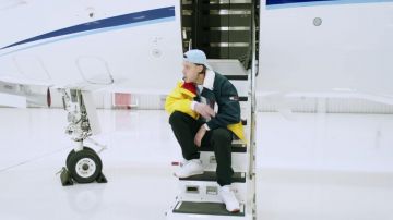 Reebok de Loud en su video musical de 56K