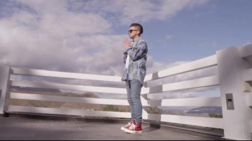 The All Star Red in the clip, The sauce Hamza