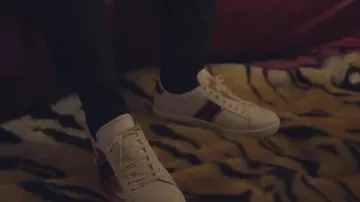 Las zapatillas Gucci Ace de Mister V en su clip de hazaña de GVILLE. Tortoz