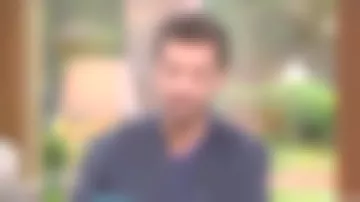 La lampe trépied vue dans La maison des maternelles du 20/09/2017