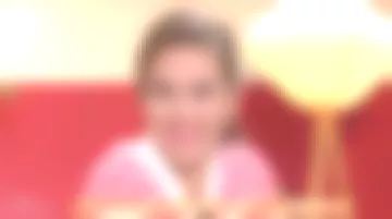 Le lampadaire trépied en chêne et papier blanc vu dans La maison des maternelles du 20/09/2017