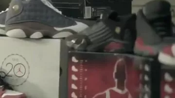 Sneakers Nike Air Jordan Retro 13 GS in the clip Wing$ Macklemore & Ryan Lewis