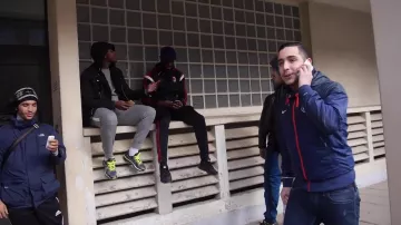 Les huarache dans le clip Mauvais comportement de Djadja & Dinaz