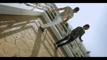 Les huarache dtf  dans le clip Comme tu veux de DTF