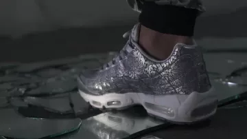 Les sneakers Nike Air Max 95 dans le clip 7:77 AM de Nekfeu
