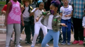 Sneakers Nike Air Jordan 4 Royalty in the clip, the Rolex Ayo & Teo