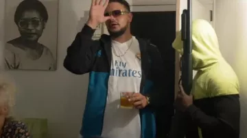 La chaqueta del Real Madrid de Sadek en el vídeoclip de Booska Sanz