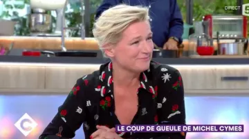 La chemise motif tatouage de Anne-Elisabeth Lemoine dans C à vous du 11/09/2017