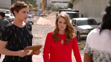 La mini túnica Derek Lam, naranja, d'Alice Vaughan (Mireille Enos) dans The Catch
