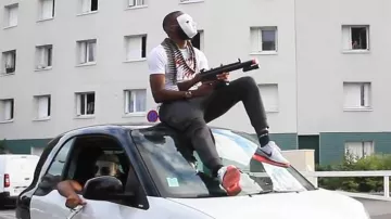 Les Air Max 2017 dans le clip Bad Wo de OhPlai