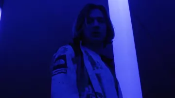 La veste "Map" Supreme x The North Face dans le clip Emily de Lord Esperanza