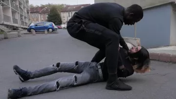 Sneakers Nike Air Jordan Skyline in the clip Onizuka NLP