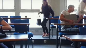 Sneakers Nike Blazer High Vintage red in the clip Onizuka NLP