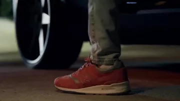 Zapatillas New Balance 997 en el video musical Picture me Rollin' de Chris Brown