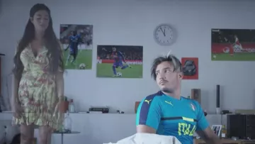 Le maillot de football Puma Italia dans le clip ma joie de Jul