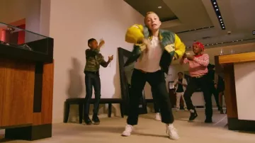 Las zapatillas blancas Converse All Star en el video musical Marmalade de Macklemore feat. Lil Yachty