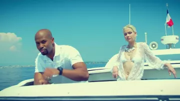 Le polo blanc Distinct Leader de Rohff dans son clip Sans forcer