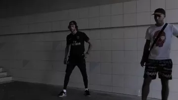 Sneakers Nike Cortez black and white in the clip Naha NLP