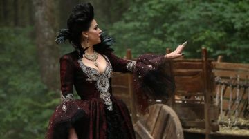 The red dress of Regina Mills / the Evil Queen (Lana Parrilla) in Once Upon A Time