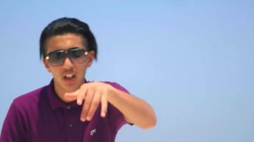 Le polo Lacoste dans le clip Au pied de ma tour de MMZ