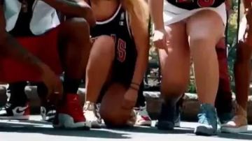 Zapatillas Nike Air Jordan 1 Black Toe en el vídeo musical inferno de Marty Baller