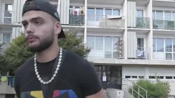 La casquette Lacoste noire dans le clip Naha de PNL