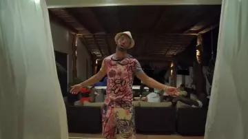 La Bermuda Moschino Couture en el clip J'suis QLF de PNL