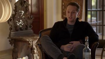 The bottle of Oban Gavin Belson (Matt Ross) in Silicon Valley S04E05