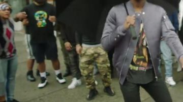 Zapatillas Adidas Yeezy Boost 350 V2 Cooper en el vídeo musical Magnolia de Playboi Carti