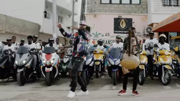 Zapatillas Nike Air Force 1 de Booba en el clip DKR