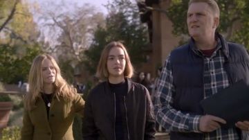 The coat-olive J. Crew Elsa Gardner (Jennifer Jason Leigh) in Atypical S01E05