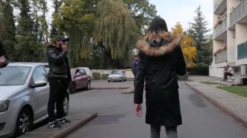 Sneakers Nike Cortez black in the clip Onizuka NLP