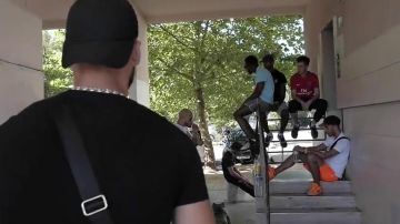 Sneakers Nike Air Max Zero in the clip Naha NLP