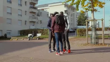 Zapatillas Nike Cortez en el clip Bazardée de KeBlack