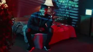 Zapatillas Balenciaga Speed Trainer de Bryson Tyller en su video musical run me dry