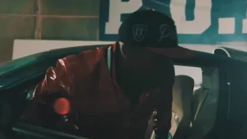 The cap Team District Paris Rohff in her video clip Out of control