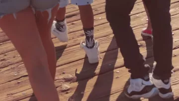 Les sneakers Converse All Star Chuck Taylor Low red dans le clip No Type de Rae Sremmurd