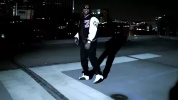 Zapatillas Nike Air Jordan 12 Retro en el video musical de Young Jeezy's Nothing