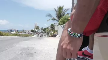 Les sneakers Nike Cortez Ultra dans le clip J'suis QLF de PNL