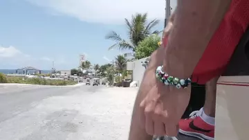 Zapatillas Nike Cortez Ultra en el clip Soy QLF de PNL