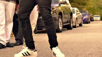 Les sneakers Adidas Superstar dans le clip With That (feat. Duke) de Young Thug
