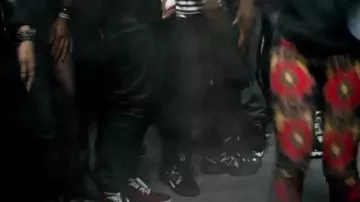 Les sneakers Adidas Mutombo dans le clip Love never feel so good de Michael jackson feat Justin Timberlake