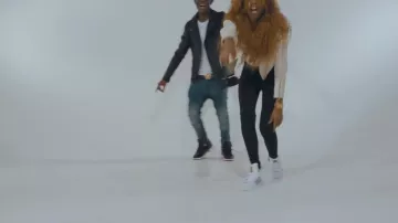 Zapatillas Adidas Superstar en el clip Gang up de Unghetto Mathieu