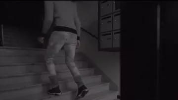 Sneakers Nike Air Jordan Skyline Midnight Navy in the clip Onizuka NLP