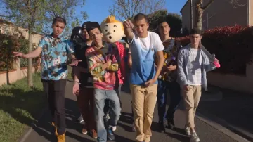 Zapatillas Adidas Superstar en el video musical gangsta de Bigflo & Oli