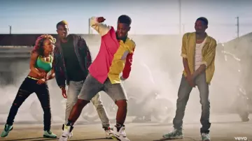 Sneakers Reebok Kamikaze Easter in the clip Ayo Chris Brown feat. Tyga