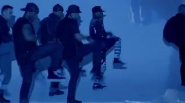 Les sneakers Converse Chuck Taylor hi dans le clip Love never feel so good de Michael Jackson Feat. Justin Timberlake