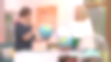 Le globe terrestre interactif à partir de 7 ans présenté dans l'émission La maison des maternelles du 25 septembre 2017