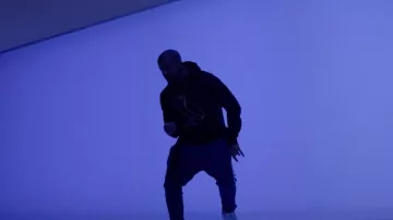 Sneakers Nike Air Max 90 Leather white Drake in her video clip Hotline Bling
