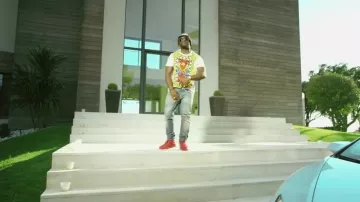 Zapatillas balenciaga rojas de Gradur en el clip de Ken